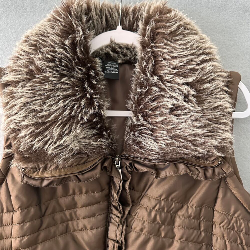 New Directions Brown Puffer Vest W/ Faux Fur Collar And Ruffle Detail Womens XL - Picture 2 of 12
